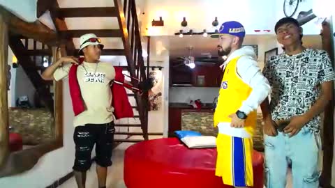 Snapshot of flyckers chatting on 01.04.25 flyckers online show from 01.04.25