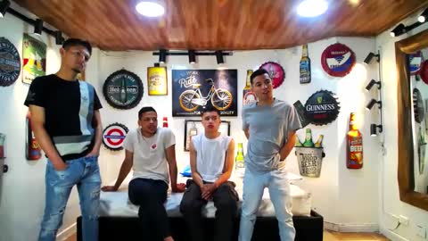 Snapshot of flyckers chatting on 01.18.25 flyckers online show from 01.18.25