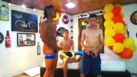 Snapshot of flyckers chatting on 01.21.25 flyckers online show from 01.21.25