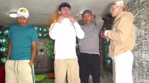 Snapshot of flyckers chatting on 02.12.25 flyckers online show from 02.12.25