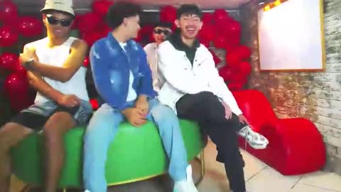 Snapshot of flyckers chatting on 03.08.25 flyckers online show from 03.08.25