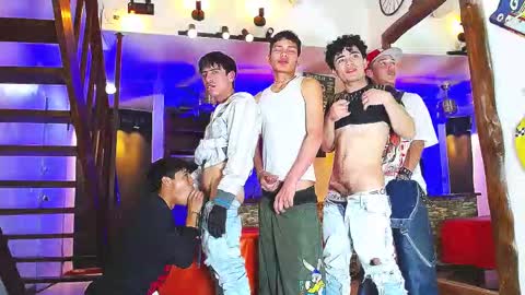 Snapshot of flyckers chatting on 09.09.25 flyckers online show from 09.09.25