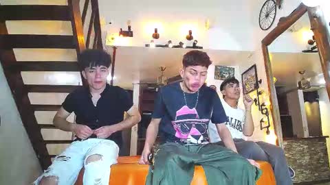 Snapshot of flyckers chatting on 09.12.25 flyckers online show from 09.12.25