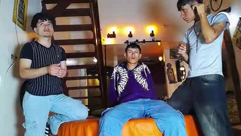 Snapshot of flyckers chatting on 11.01.25 flyckers online show from 11.01.25