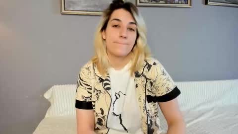 Snapshot of foamcascade chatting on 12.15.25 Ellie online show from 12.15.25