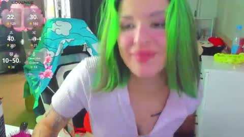 Snapshot of folinskaayaa chatting on 07.24.26 folinskaayaa online show from 07.24.26