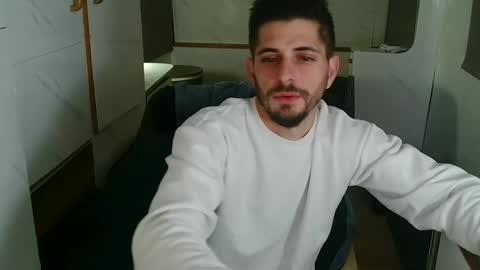 independent model online show from 11.25.25