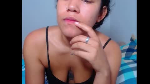 Snapshot of forbidden_games__ chatting on 01.06.25 emely and felix online show from 01.06.25