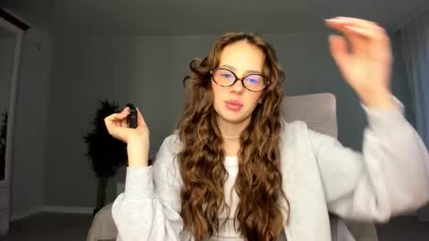 Kira online show from 10.13.25