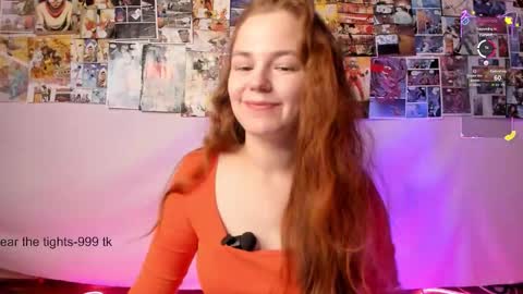 Snapshot of fox_lisaaa chatting on 10.12.25 Lisa online show from 10.12.25