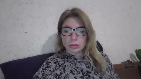 Snapshot of fox_red_lady7 chatting on 12.19.24 fox_red_lady7 online show from 12.19.24