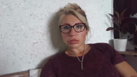 Snapshot of fox_red_lady7 chatting on 09.23.25 fox_red_lady7 online show from 09.23.25