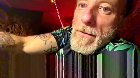 Snapshot of foxbodydave chatting on 04.04.26 foxbodydave online show from 04.04.26