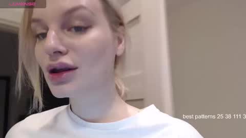 i am your baby Alien  online show from 12.04.25