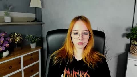 Snapshot of foxsonya chatting on 05.15.26 Sonya online show from 05.15.26