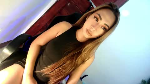 Snapshot of foxxxy_bunny18 chatting on 09.12.25 Rianne online show from 09.12.25