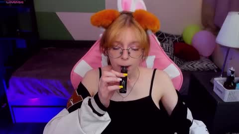 Snapshot of foxxxypolly chatting on 06.07.26 Polly online show from 06.07.26