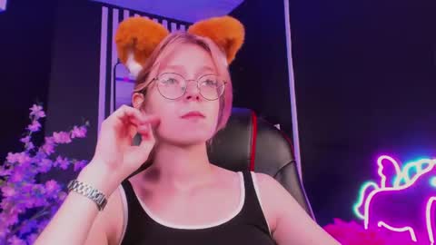 Snapshot of foxxxypolly chatting on 07.19.26 Polly online show from 07.19.26