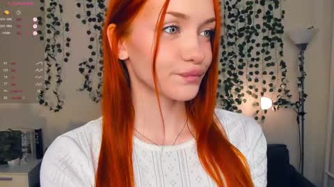 Snapshot of foxy_blush chatting on 11.04.25 Eva online show from 11.04.25