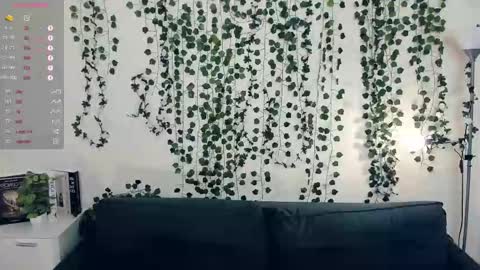 Snapshot of foxy_blush chatting on 11.07.25 Eva online show from 11.07.25