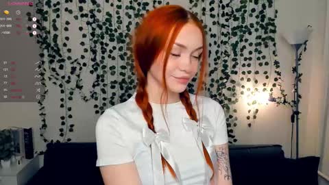 Snapshot of foxy_blush chatting on 11.14.25 Eva online show from 11.14.25