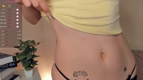 Snapshot of foxy_blush chatting on 12.13.25 Eva online show from 12.13.25