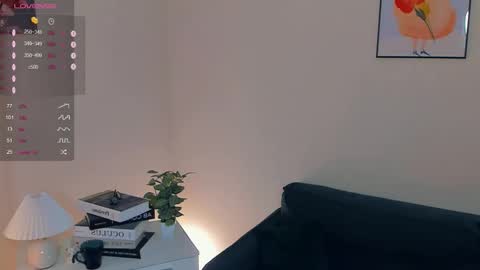 Snapshot of foxy_blush chatting on 12.14.25 Eva online show from 12.14.25