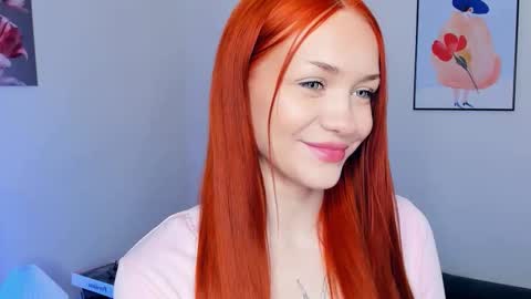 Snapshot of foxy_blush chatting on 12.15.25 Eva online show from 12.15.25