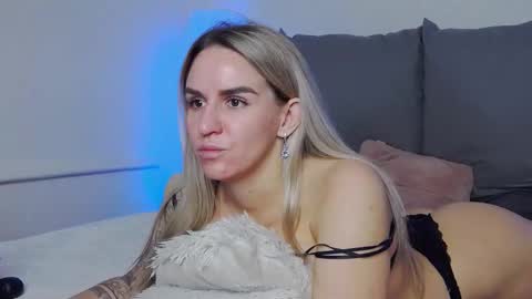 Foxy Kimmi online show from 11.29.25