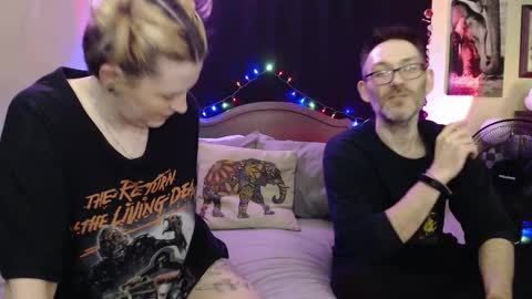 Snapshot of foxymalloryknoxy69 chatting on 12.19.25 Mallory Koxx online show from 12.19.25