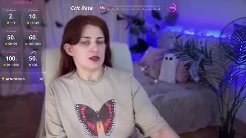 Snapshot of foxyrayy chatting on 10.21.25 F O X online show from 10.21.25