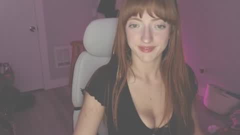 Snapshot of foxyredddd chatting on 05.09.26 beautiful blair online show from 05.09.26