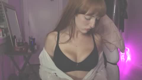 Snapshot of foxyredddd chatting on 05.12.26 beautiful blair online show from 05.12.26