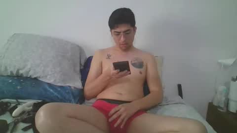 Snapshot of fran_boy chatting on 04.27.26 fran online show from 04.27.26