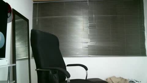 Snapshot of franccesco_699 chatting on 02.28.25 franccesco_699 online show from 02.28.25