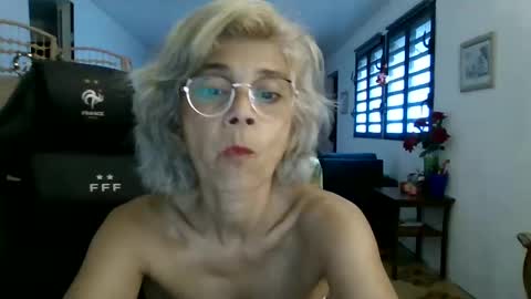 Snapshot of francelune chatting on 12.14.24 francelune online show from 12.14.24