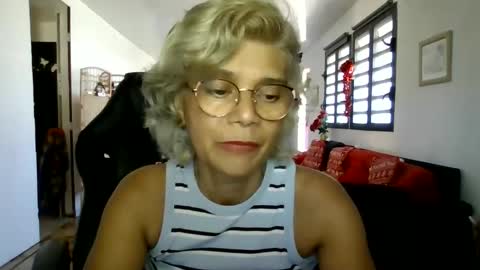 Snapshot of francelune chatting on 12.23.24 francelune online show from 12.23.24