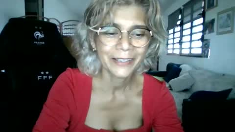 Snapshot of francelune chatting on 02.02.25 francelune online show from 02.02.25