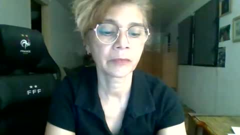 Snapshot of francelune chatting on 10.07.25 francelune online show from 10.07.25