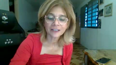 Snapshot of francelune chatting on 10.10.25 francelune online show from 10.10.25