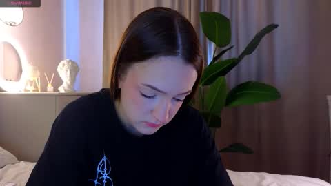 Snapshot of francessmason chatting on 03.03.26 Marybrown eye Katy gray eye online show from 03.03.26