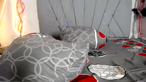 francihot4 online show from 12.16.25