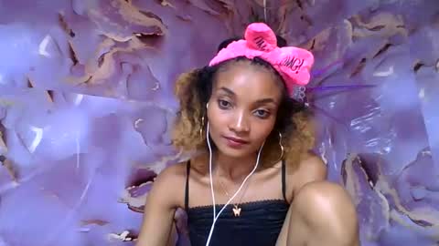 Snapshot of francinoli chatting on 06.04.26 Francinoli online show from 06.04.26