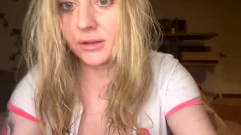 Snapshot of francis_digby chatting on 03.01.25 Francis Digby online show from 03.01.25