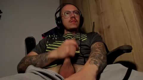 Snapshot of francisbecquer chatting on 01.29.25 FrancisBecquer online show from 01.29.25