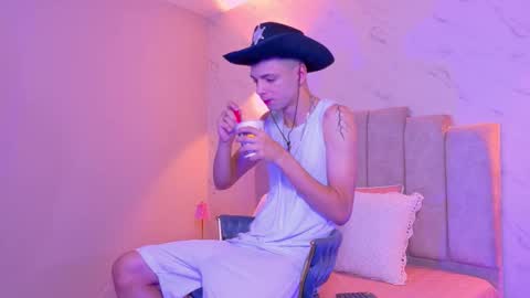 Snapshot of franco_boys chatting on 10.22.25 Franco online show from 10.22.25