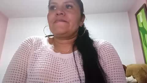 Snapshot of francy_froz chatting on 10.21.25 francy froz online show from 10.21.25