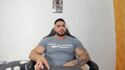 Snapshot of frank_foxx1 chatting on 11.04.25 frank_foxx1 online show from 11.04.25