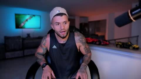 Frank Farrell. Hey remember to give me a thumbs up Ty online show from 09.08.25