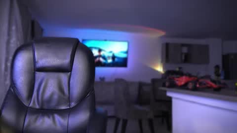 Frank Farrell. Hey remember to give me a thumbs up Ty online show from 09.16.25